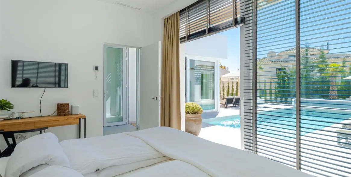 Sale of detached villa in Riviera del Sol 23