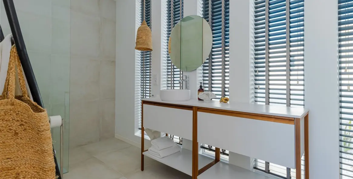 Sale of detached villa in Riviera del Sol 24