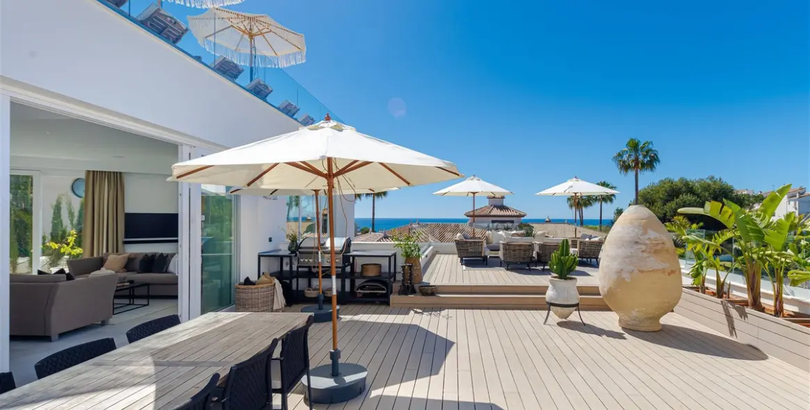 Sale of detached villa in Riviera del Sol 27