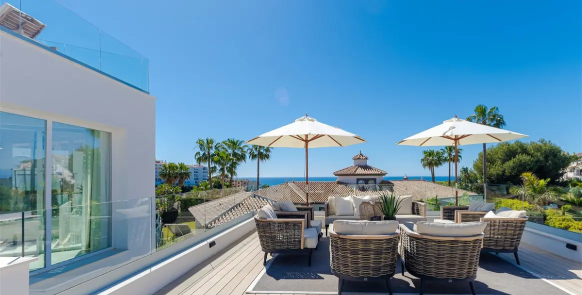 Sale of detached villa in Riviera del Sol 28