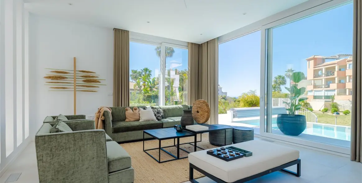 Sale of detached villa in Riviera del Sol 31