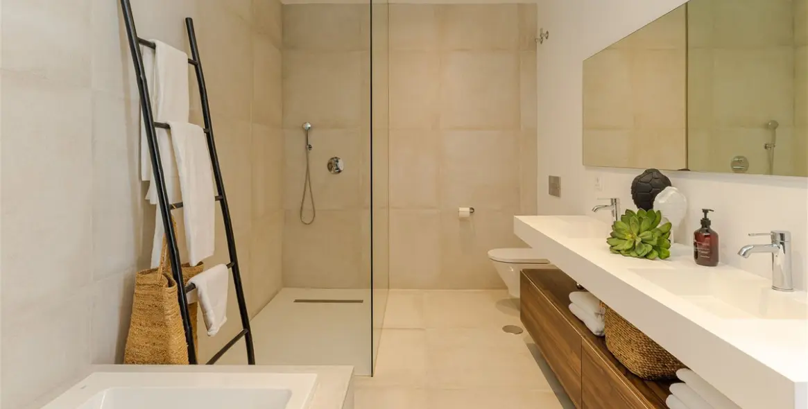 Sale of detached villa in Riviera del Sol 38