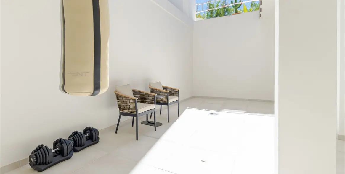 Sale of detached villa in Riviera del Sol 48