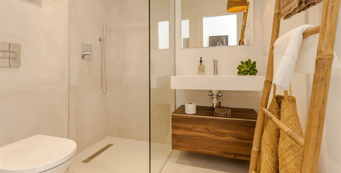 Sale of detached villa in Riviera del Sol 51