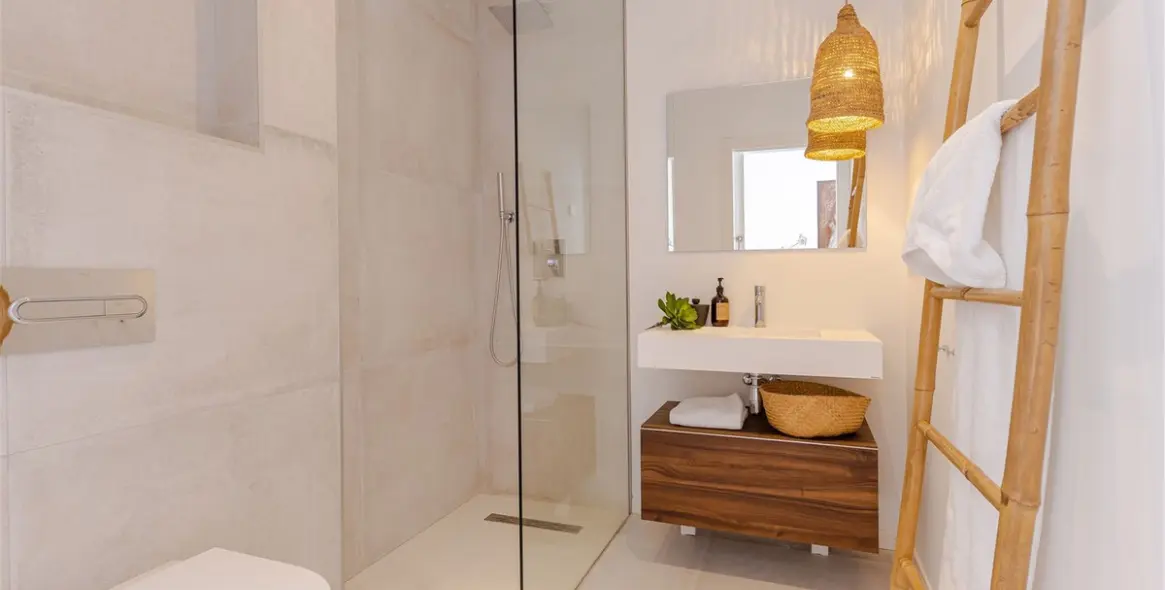 Sale of detached villa in Riviera del Sol 54