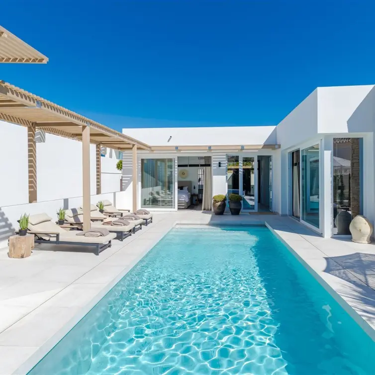 Sale of detached villa in Riviera del Sol