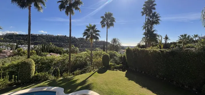 Продажа  отдельно стоящей виллы в Benahavís 1