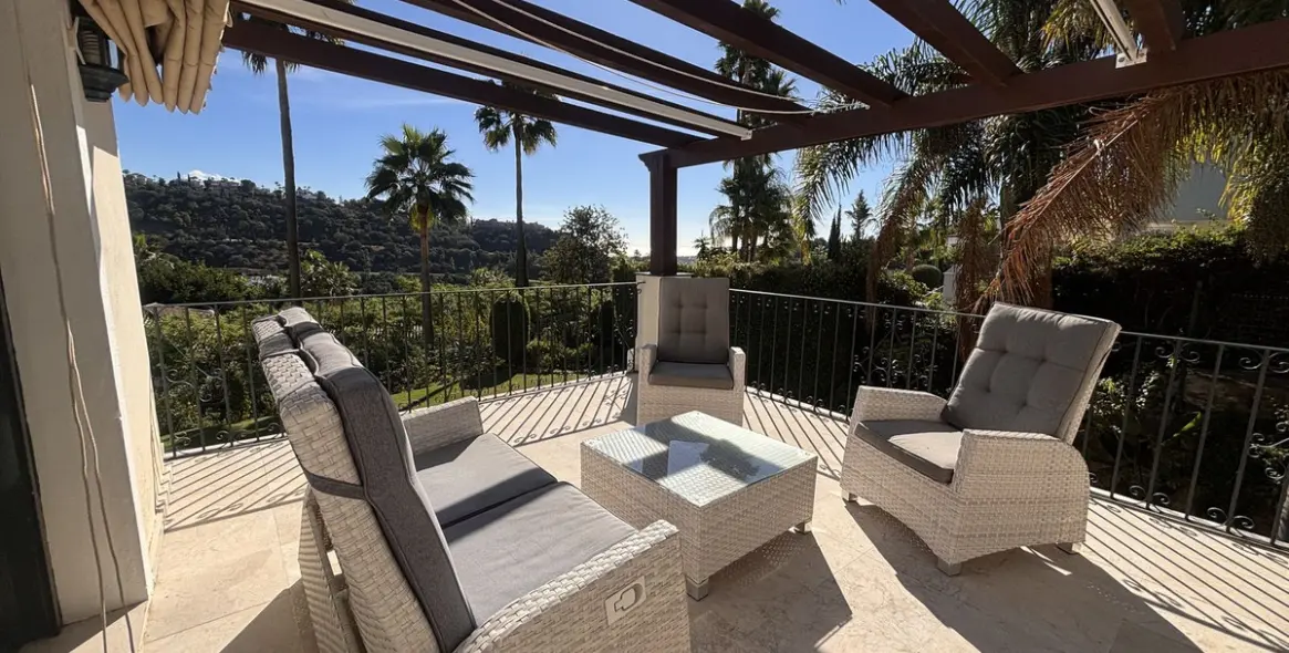 Продажа  отдельно стоящей виллы в Benahavís 6