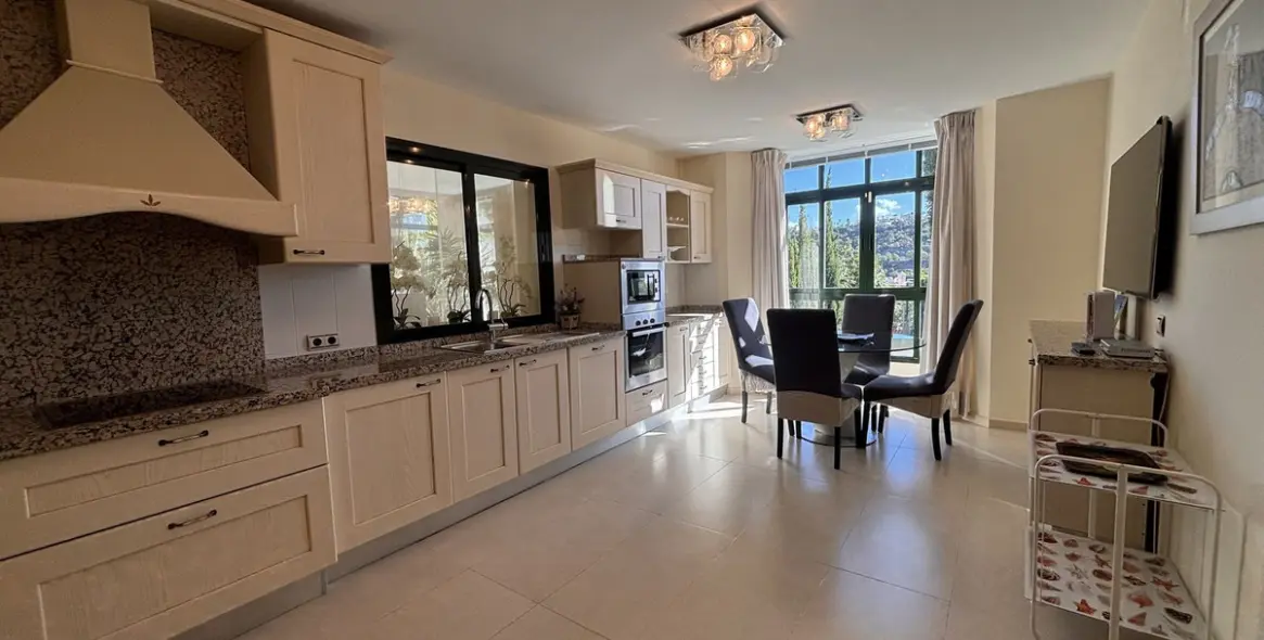 Продажа  отдельно стоящей виллы в Benahavís 9