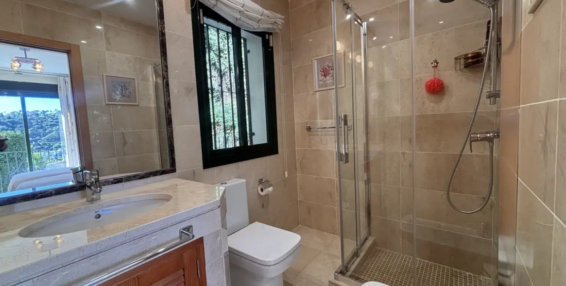 Продажа  отдельно стоящей виллы в Benahavís 20