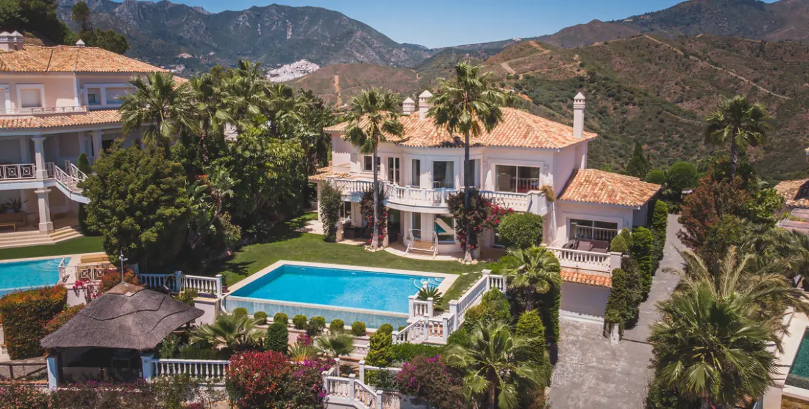 Sale of detached villa in Altos de los Monteros 2