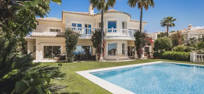 Sale of detached villa in Altos de los Monteros 4