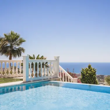 Sale of detached villa in Altos de los Monteros