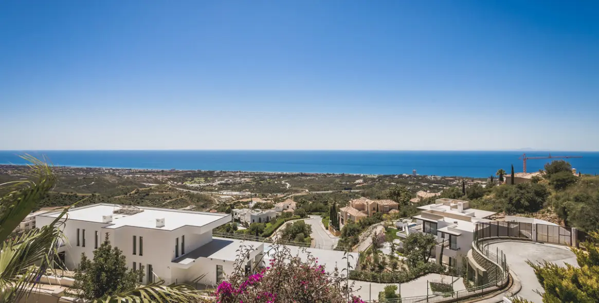 Sale of detached villa in Altos de los Monteros 33