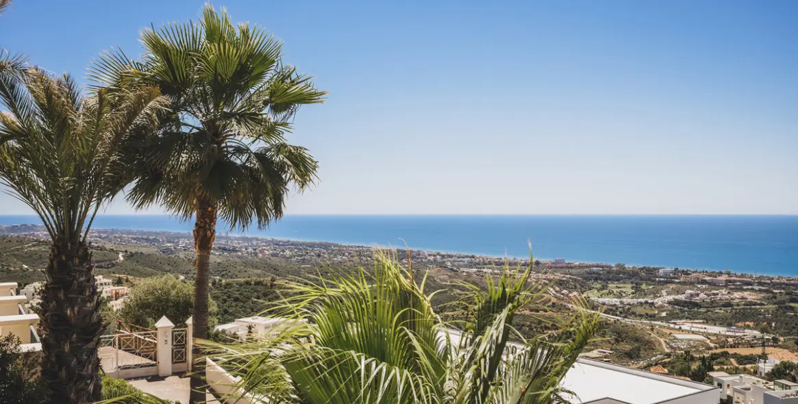 Sale of detached villa in Altos de los Monteros 34