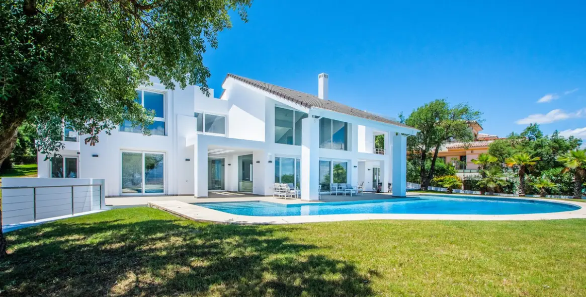 Venta de villa independiente en Marbella East (distrito La Mairena) 2