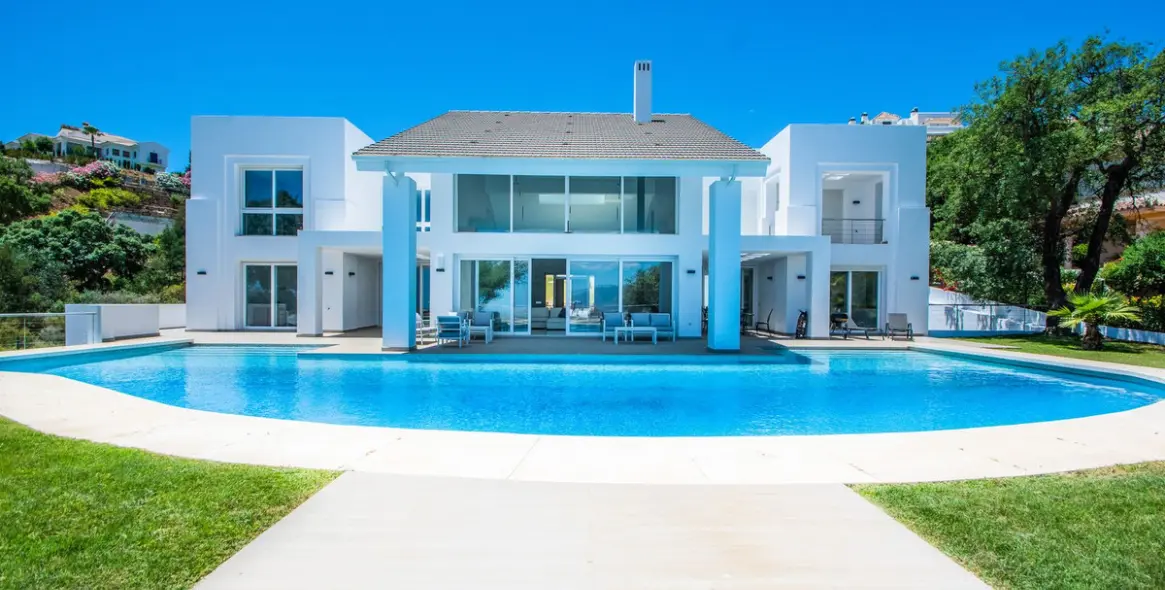 Venta de villa independiente en Marbella East (distrito La Mairena) 3