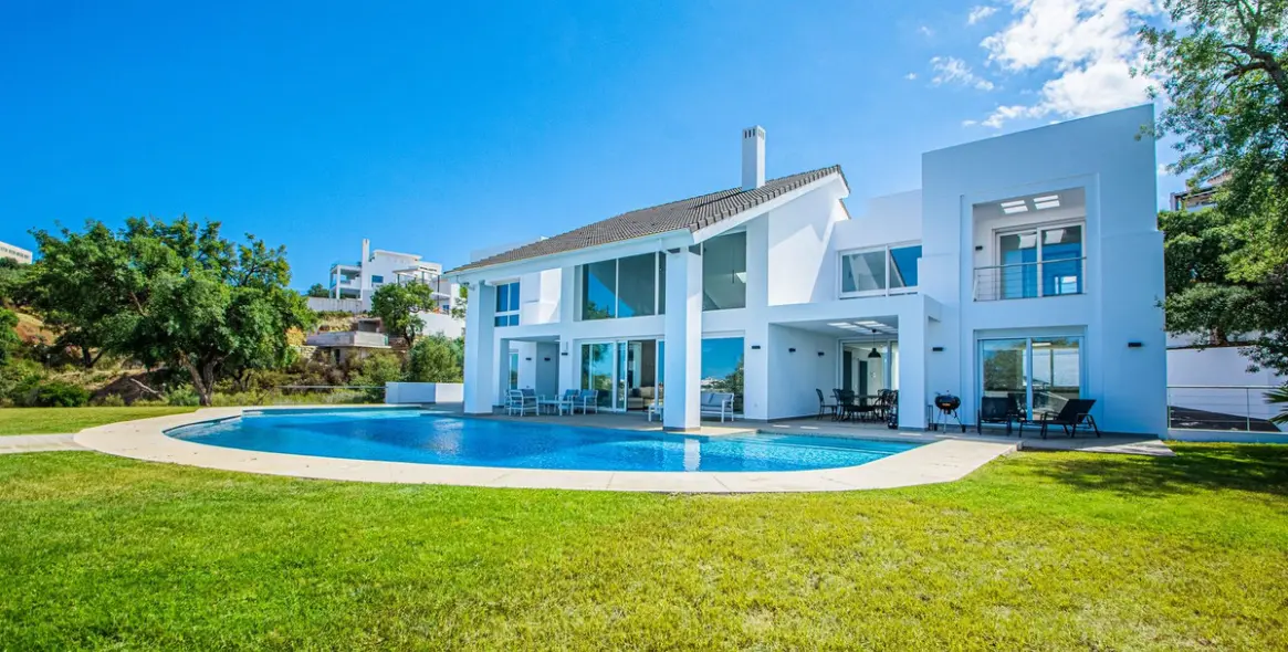 Venta de villa independiente en Marbella East (distrito La Mairena) 4