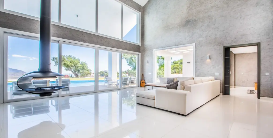 Sale of detached villa in La Mairena 6