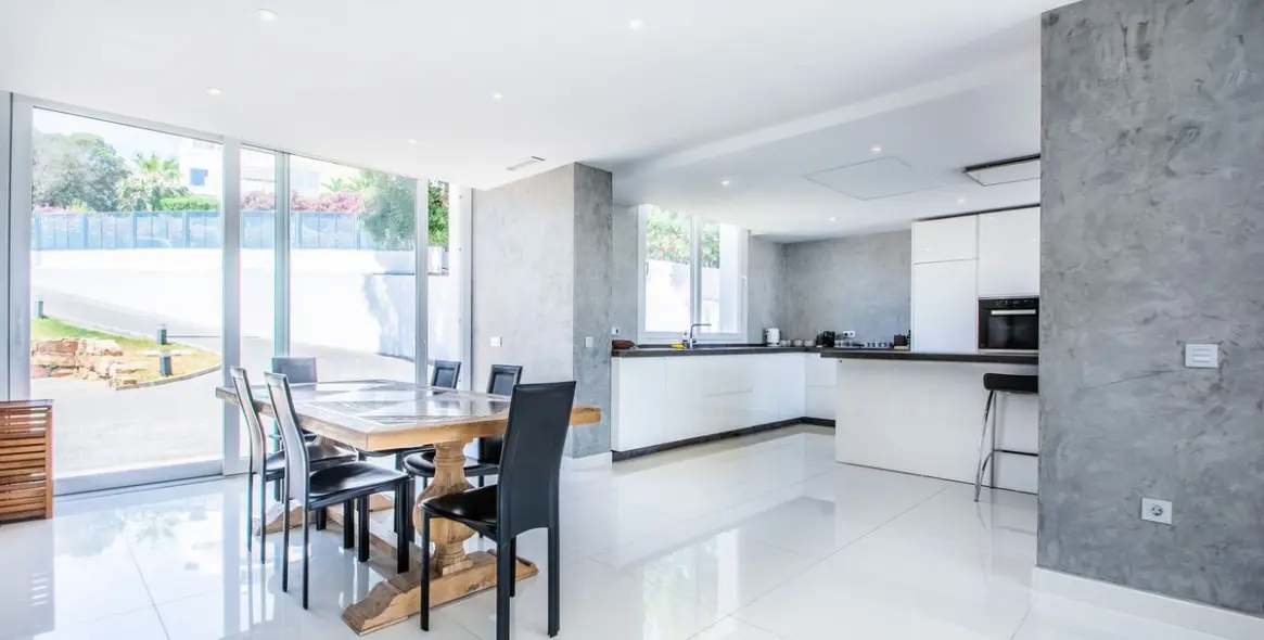 Sale of detached villa in La Mairena 17