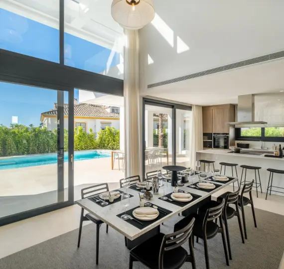 Продажа  отдельно стоящей виллы в Estepona