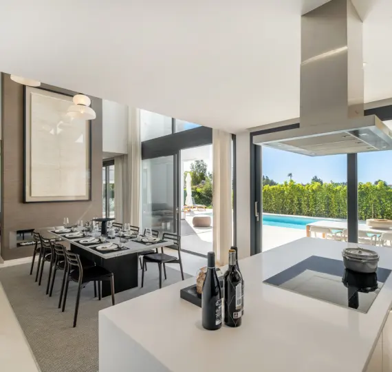 Продажа  отдельно стоящей виллы в Estepona