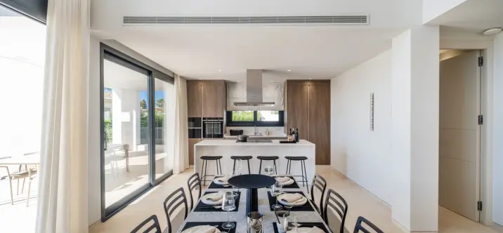 Продажа  отдельно стоящей виллы в Estepona 4