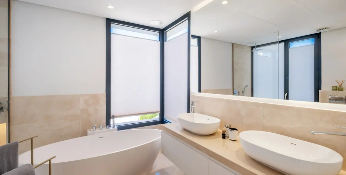 Продажа  отдельно стоящей виллы в Estepona 16