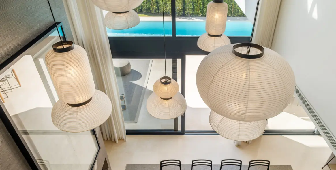 Sale of detached villa in Estepona 3