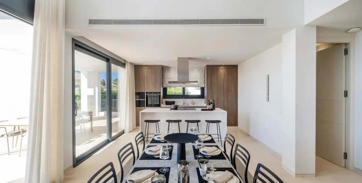 Sale of detached villa in Estepona 5