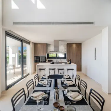 Sale of detached villa in Estepona