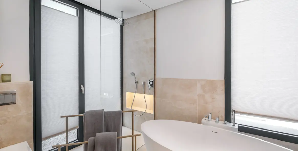 Sale of detached villa in Estepona 17