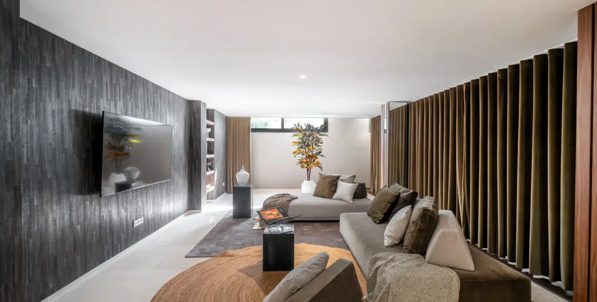 Продажа  отдельно стоящей виллы в Estepona 24