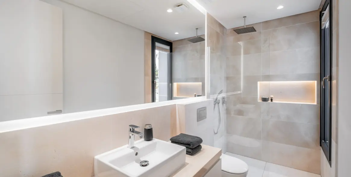 Продажа  отдельно стоящей виллы в Estepona 27