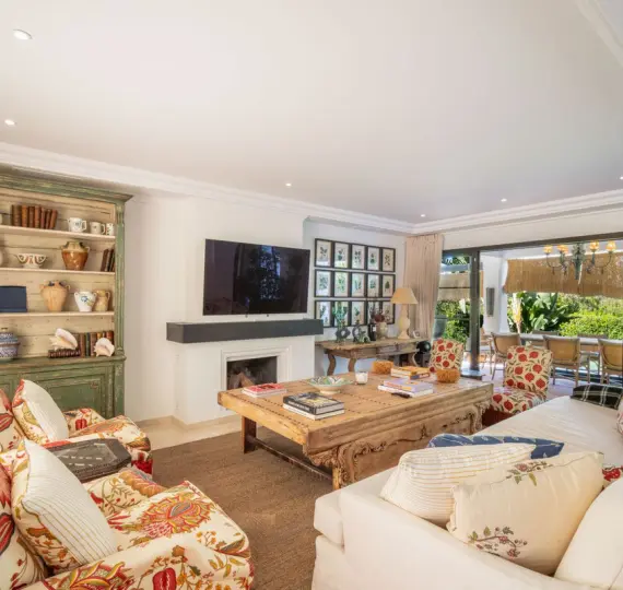 Продажа  отдельно стоящей виллы в La Quinta