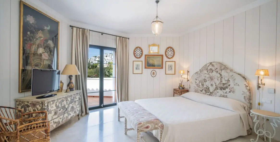 Продажа  отдельно стоящей виллы в La Quinta 9