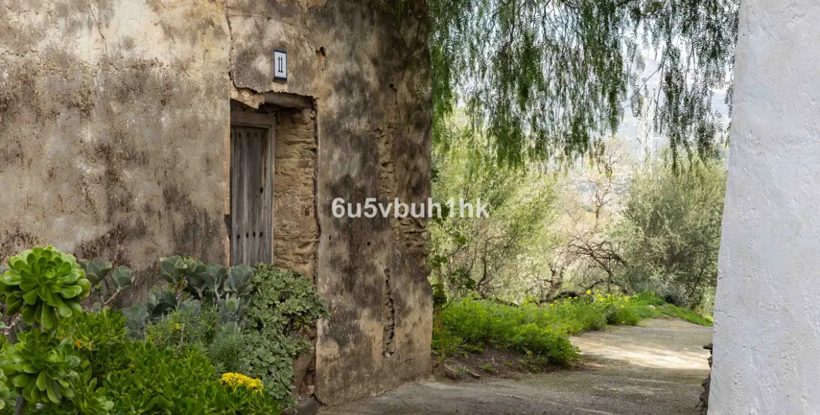 Sale of townhouse in Vinuela 28