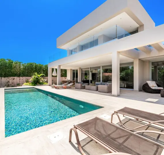 Продажа  отдельно стоящей виллы в San Pedro de Alcántara