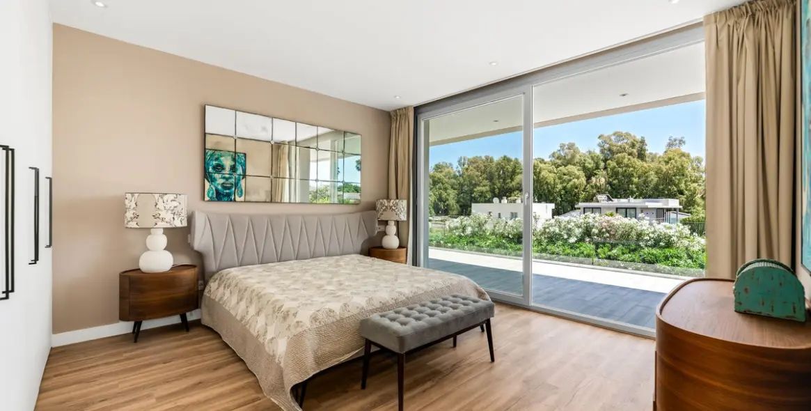 Продажа  отдельно стоящей виллы в San Pedro de Alcántara 11