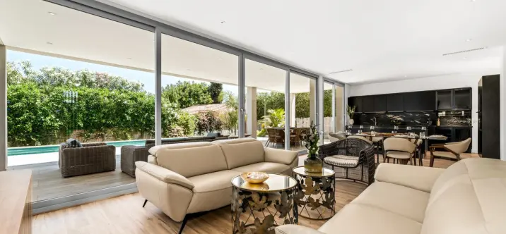 Sale of detached villa in San Pedro de Alcántara 1