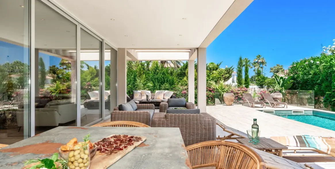 Venta de villa independiente en San Pedro de Alcántara 5