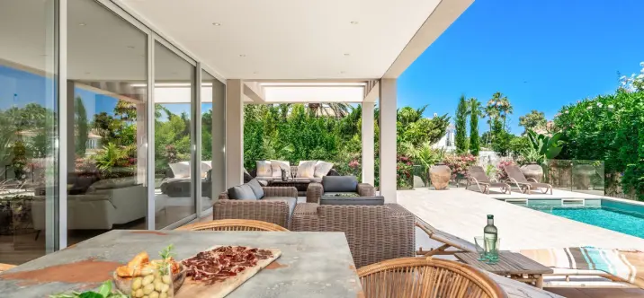 Sale of detached villa in San Pedro de Alcántara 4