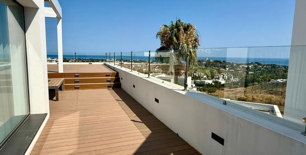 Продажа  отдельно стоящей виллы в El Paraiso 10