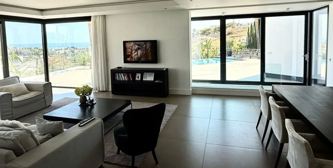 Продажа  отдельно стоящей виллы в El Paraiso 13