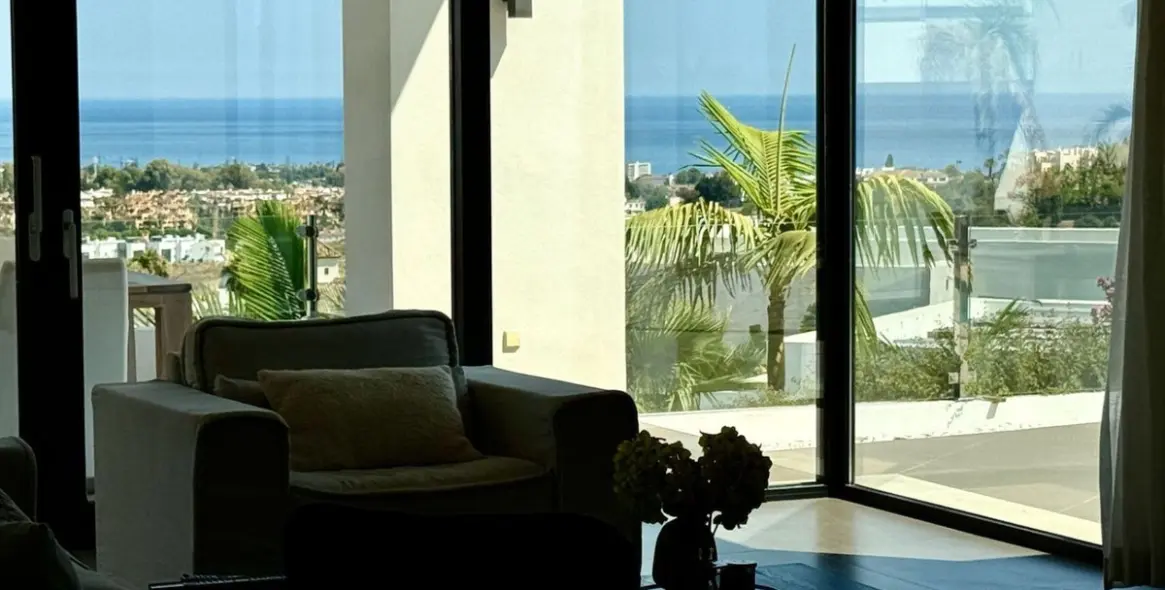 Продажа  отдельно стоящей виллы в El Paraiso 14