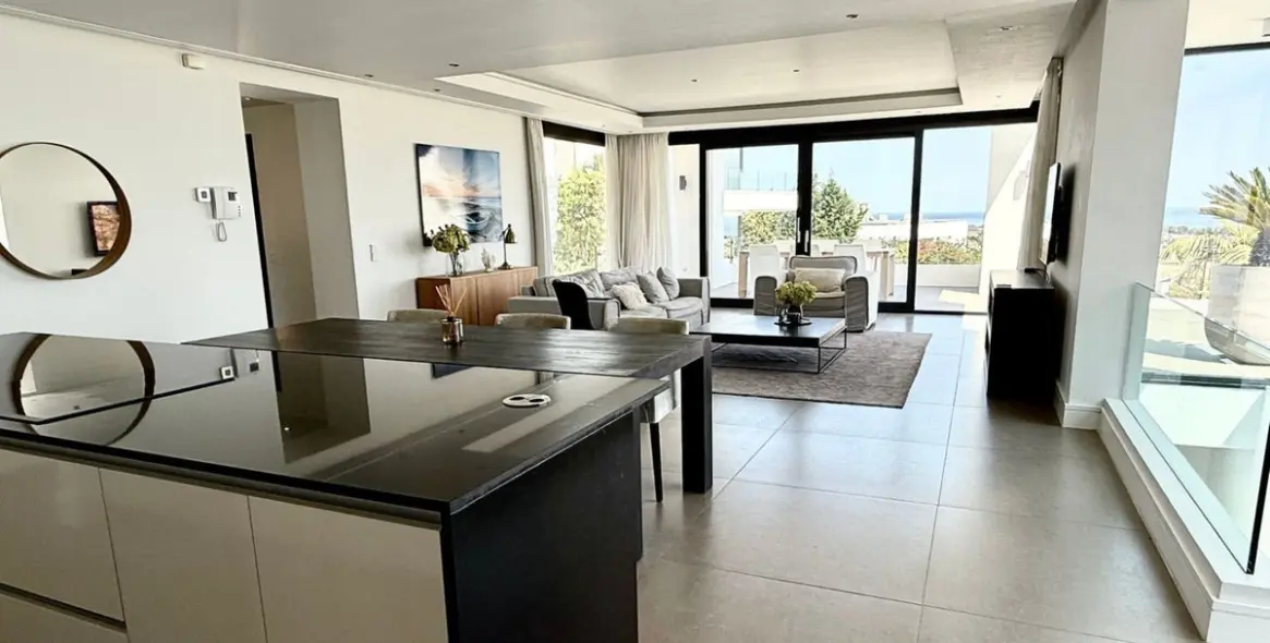 Продажа  отдельно стоящей виллы в El Paraiso 16