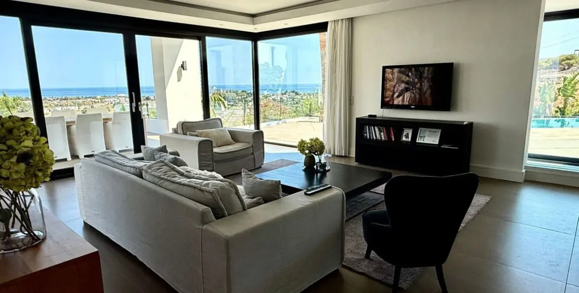 Продажа  отдельно стоящей виллы в El Paraiso 18