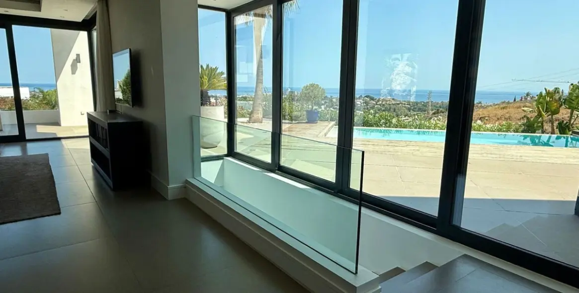 Продажа  отдельно стоящей виллы в El Paraiso 19