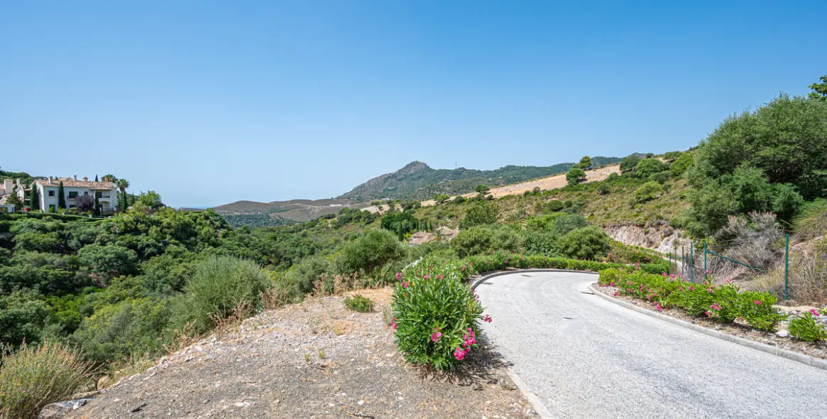 Sale of residential plot in La Zagaleta 2