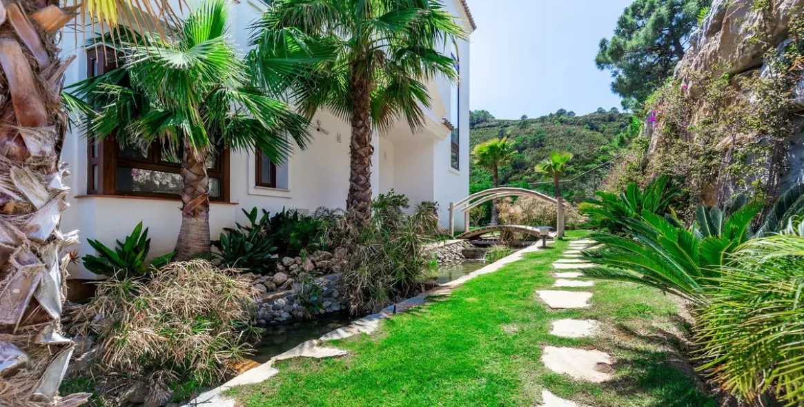 Продажа  отдельно стоящей виллы в Benahavís 6